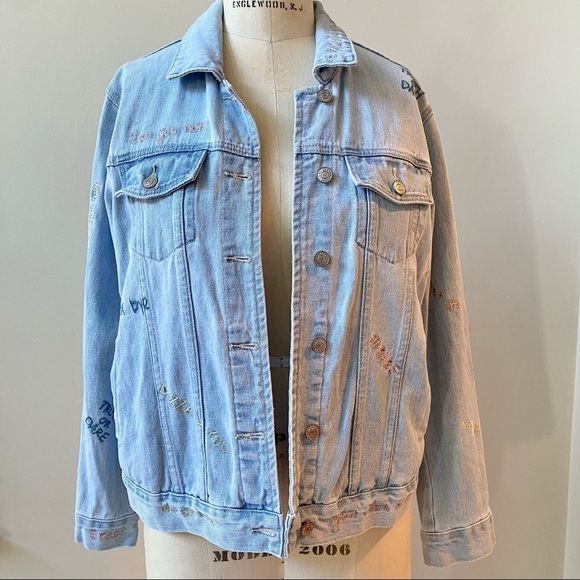 PacSun Light Jean Jacket Truth or Dare Medium - Picture 5 of 11